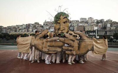 Sanat dünyası da kutuplaştı, İstanbul Bienali bir yıl ertelendi