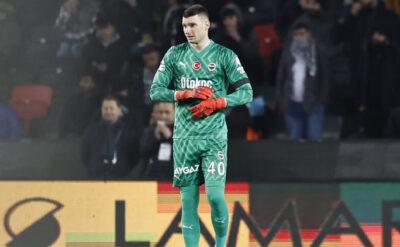 Tek hareketiyle iki puan alan kaleci: Dominik Livakovic