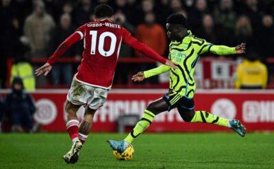 Arsenal zorlandığı gecede üç puana uzandı