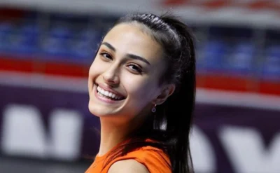 Simge Aköz’ün burnu çatlamış